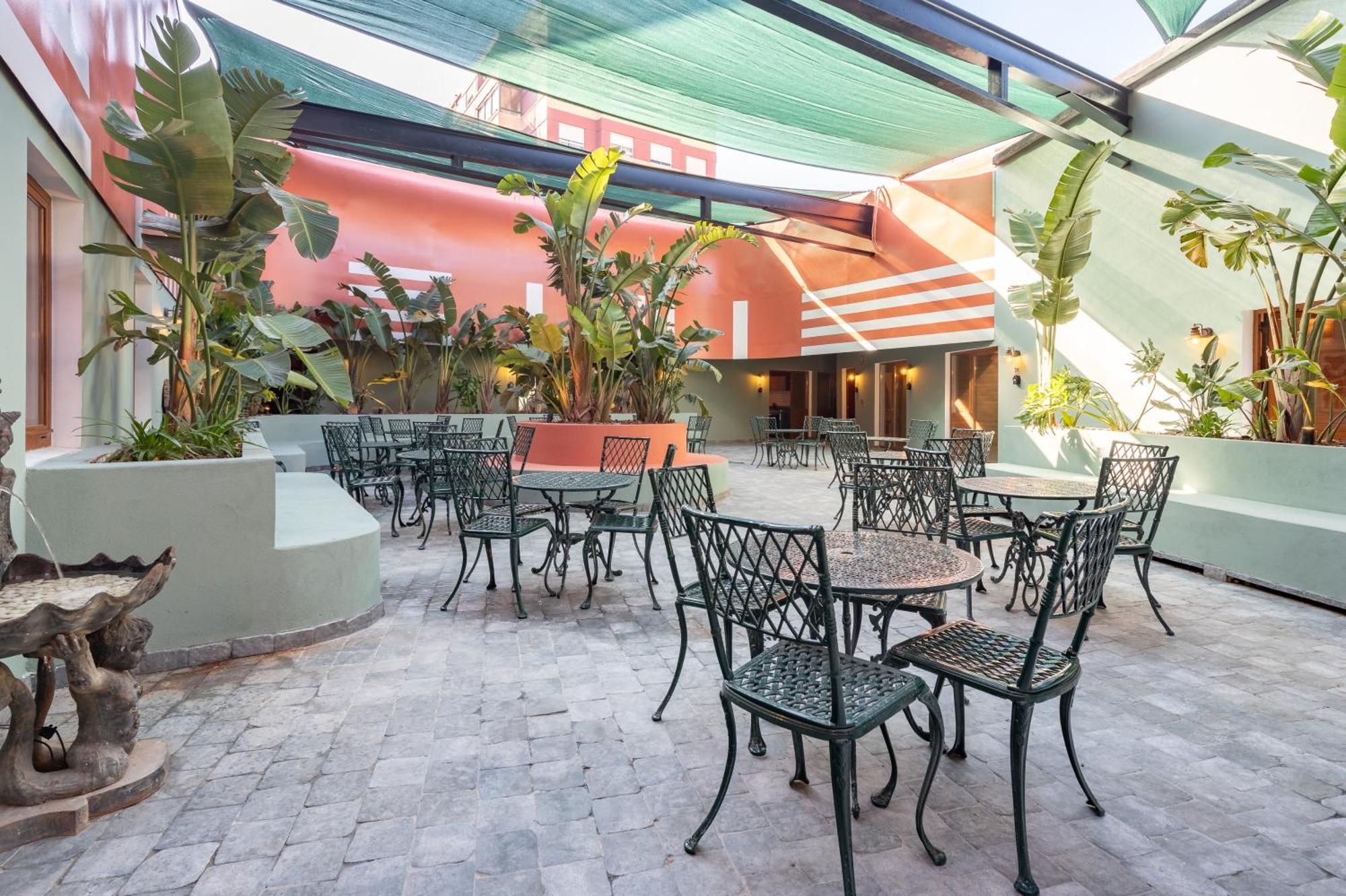 The Little Village Apartments Valencia Exterior photo