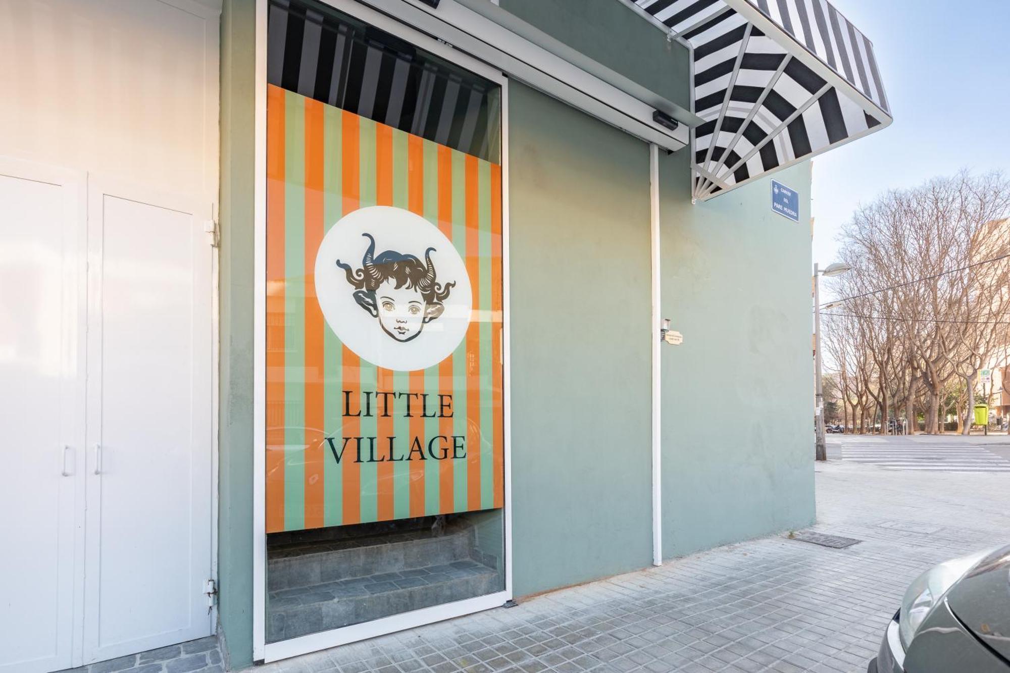 The Little Village Apartments Valencia Exterior photo
