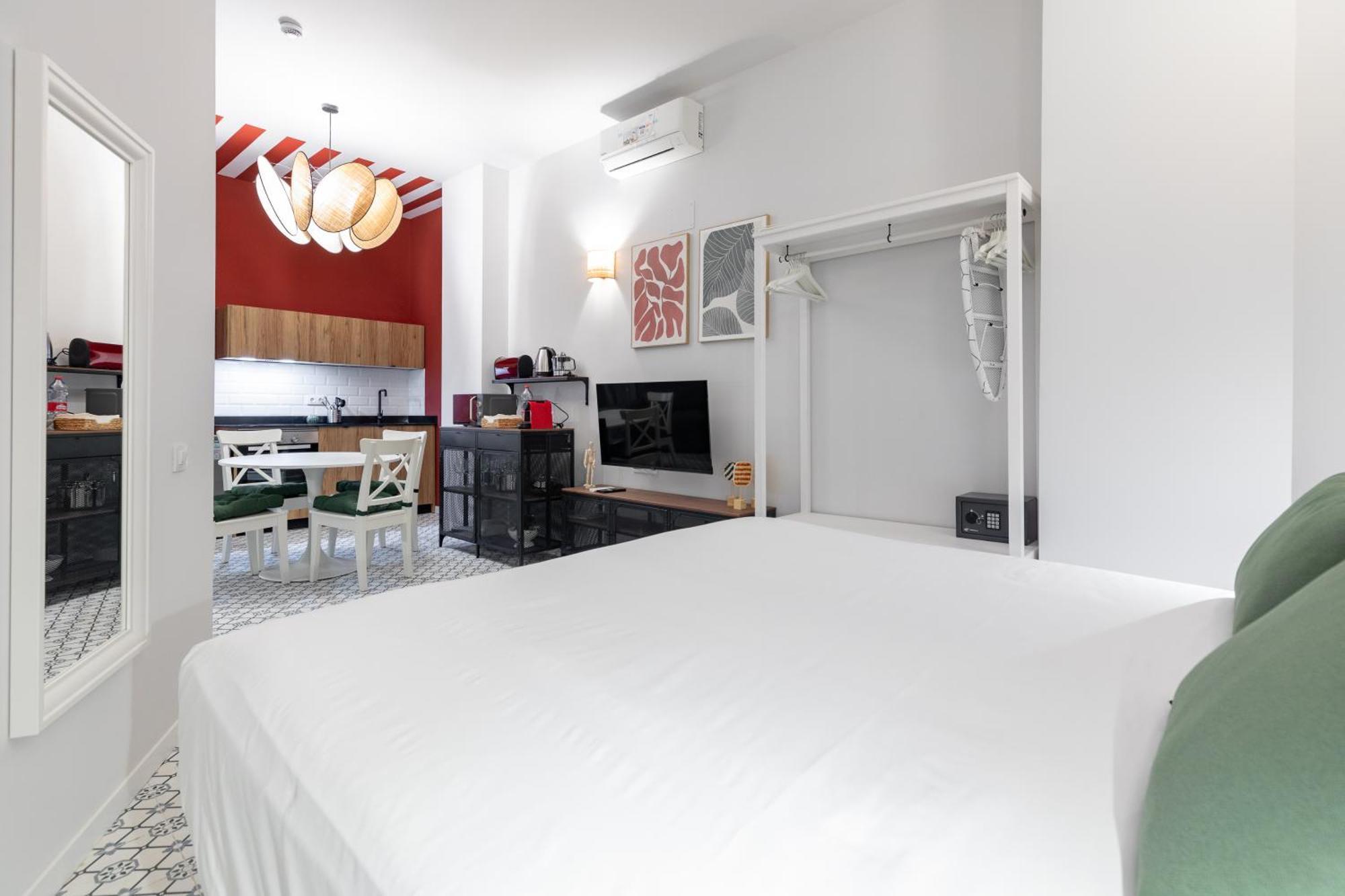 The Little Village Apartments Valencia Exterior photo