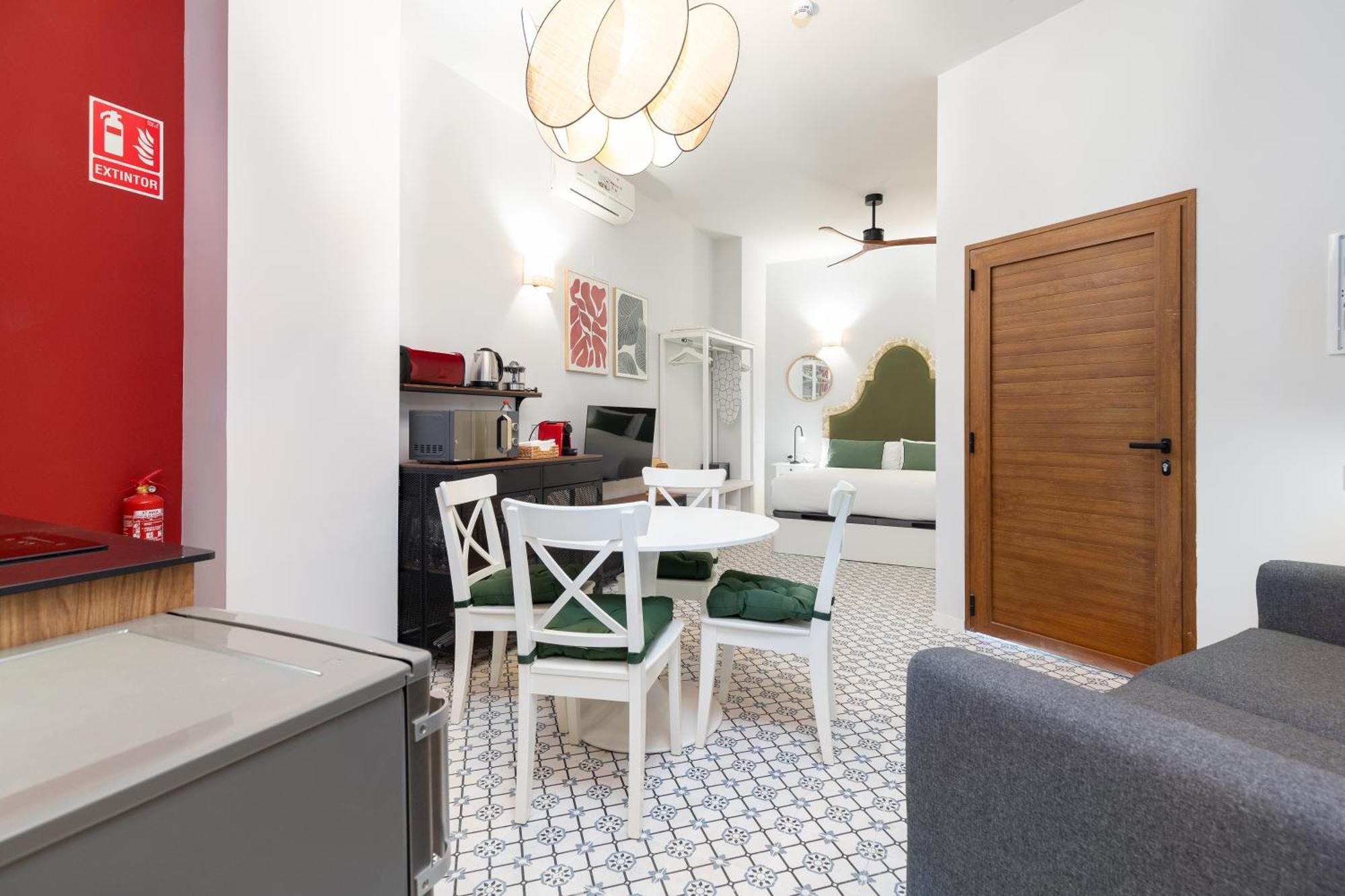 The Little Village Apartments Valencia Exterior photo