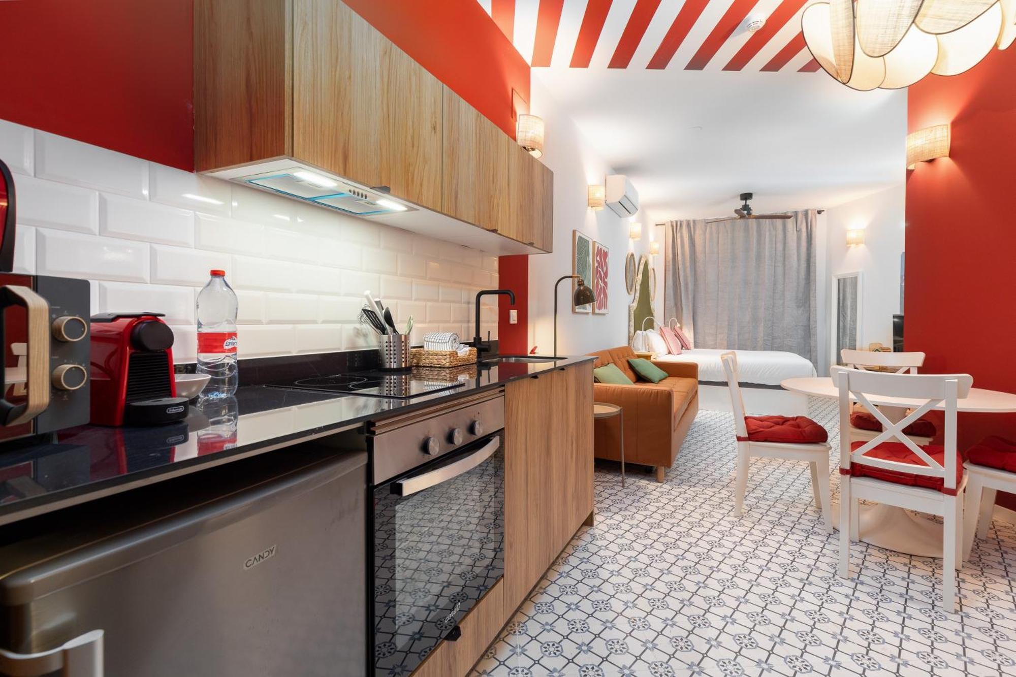The Little Village Apartments Valencia Exterior photo