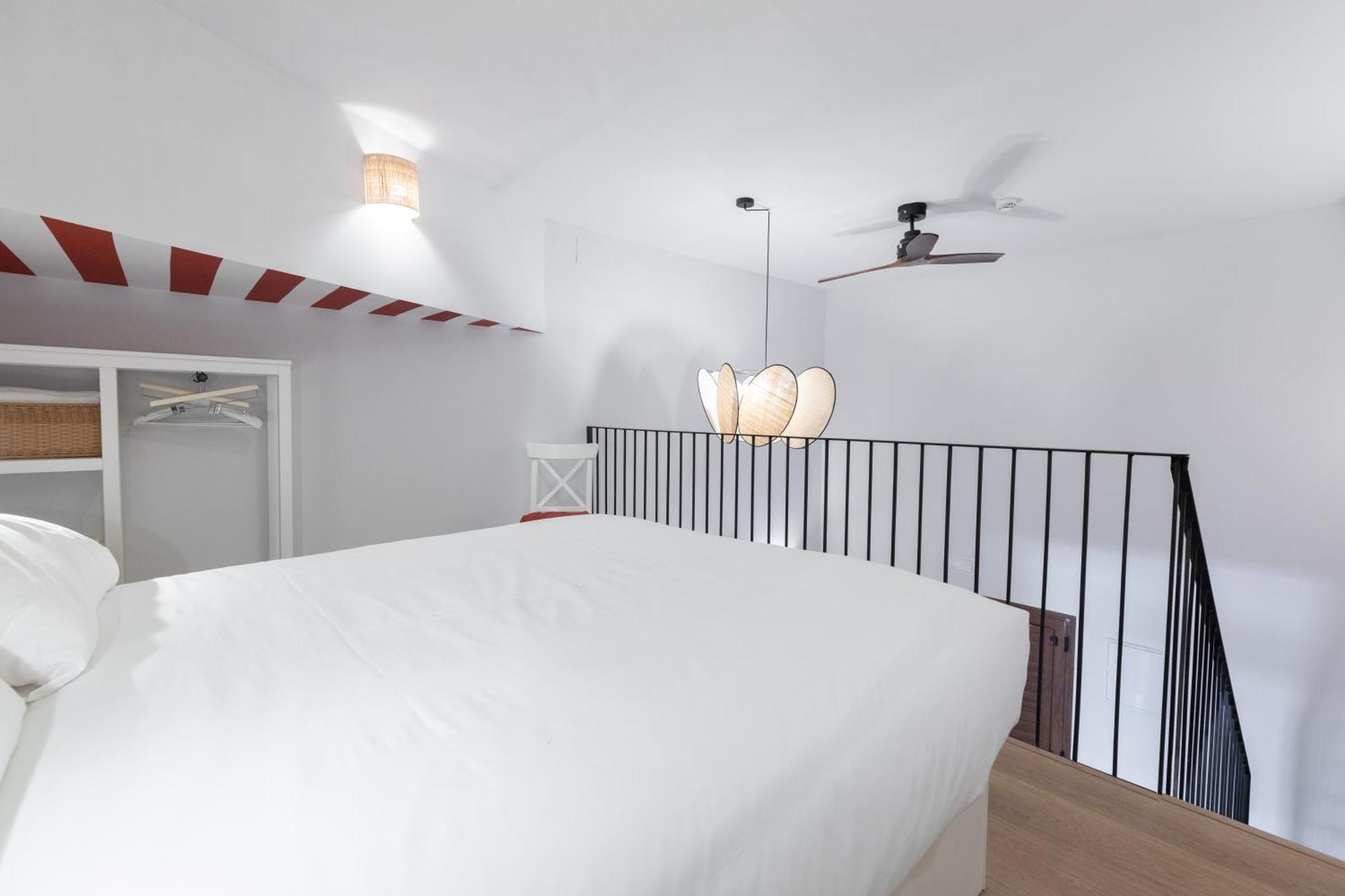 The Little Village Apartments Valencia Exterior photo