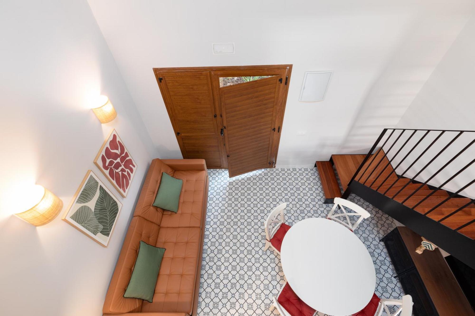 The Little Village Apartments Valencia Exterior photo