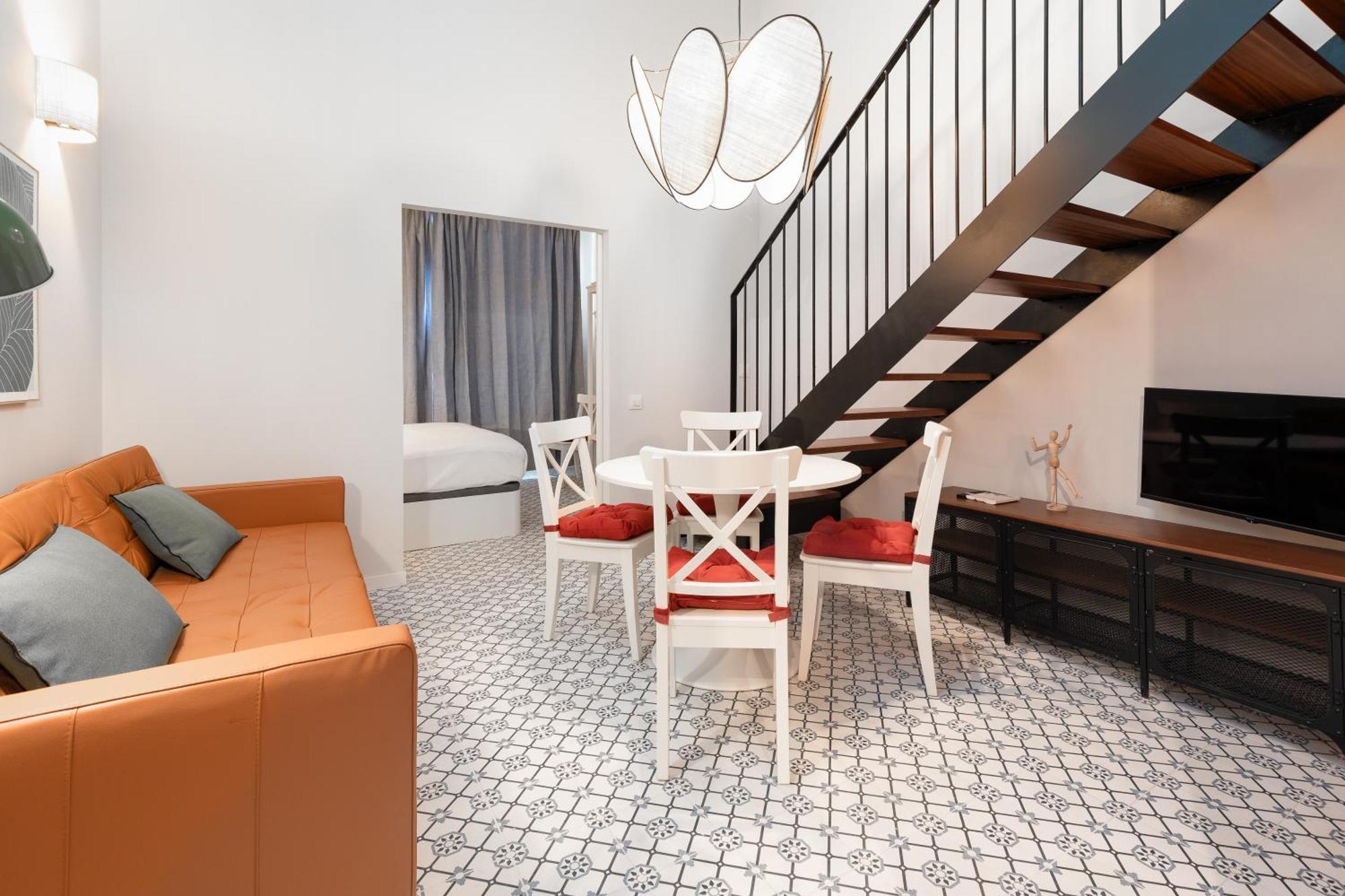 The Little Village Apartments Valencia Exterior photo