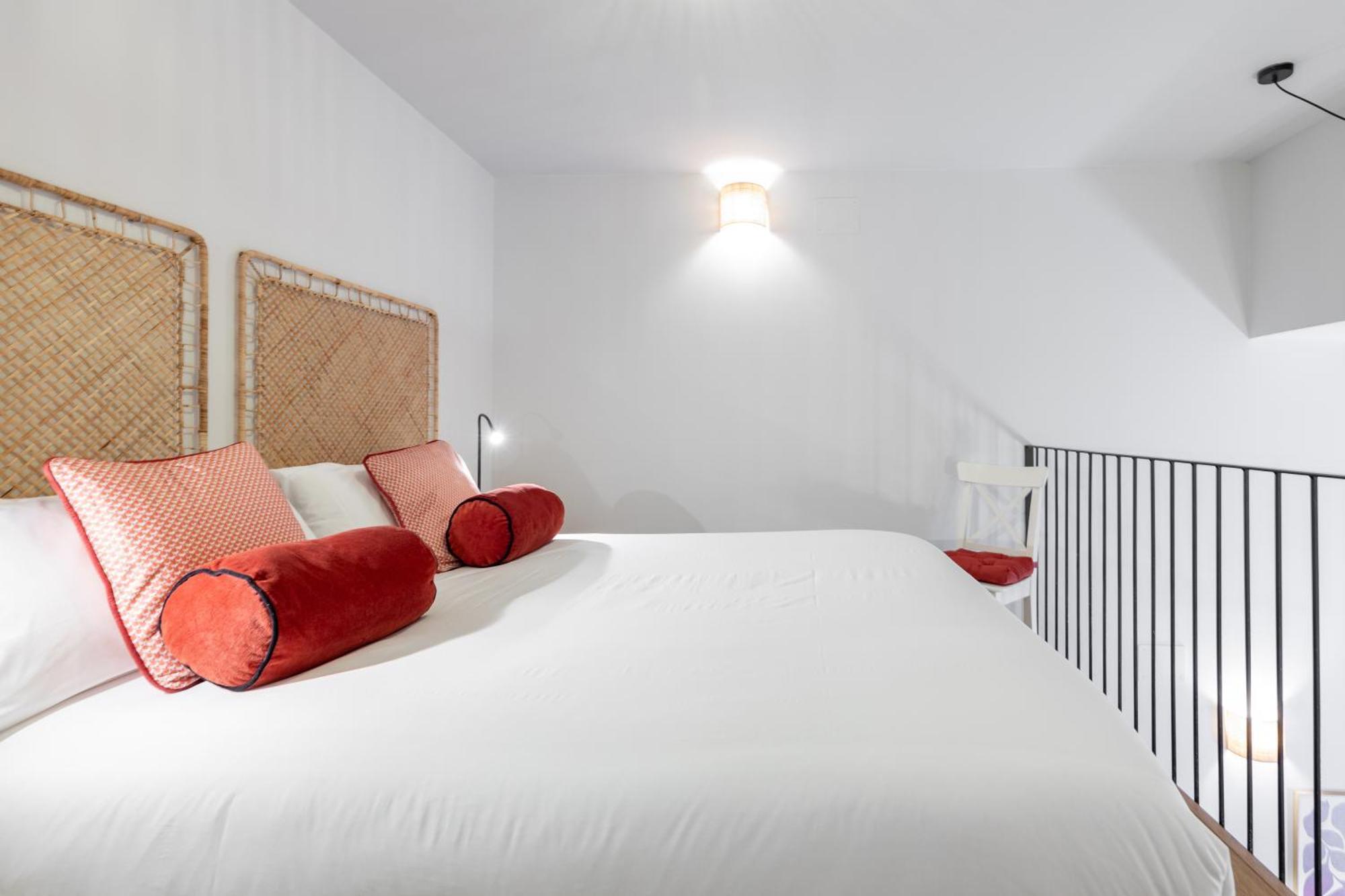 The Little Village Apartments Valencia Exterior photo